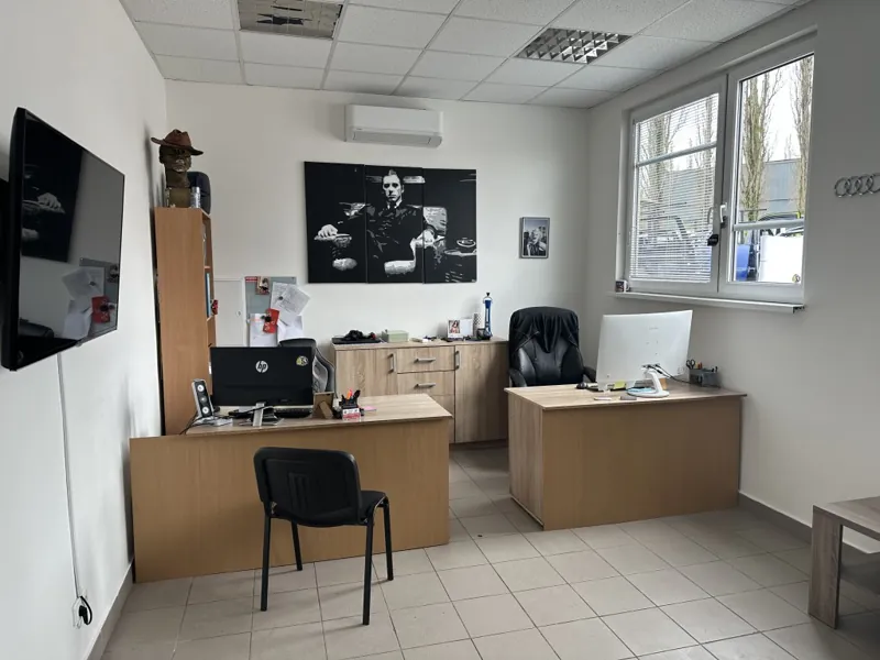 Kancelář provozovny Autodíly Kladno v Kladně-Kročehlavech